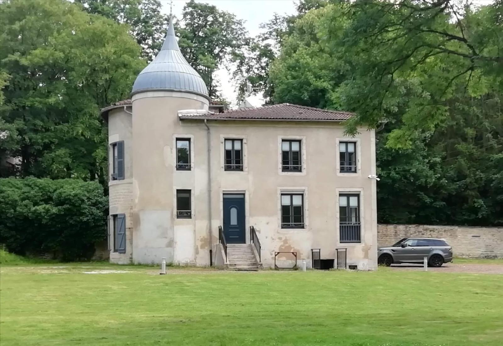 Lodge Hotel De Sommedieue Verdun 外观 照片